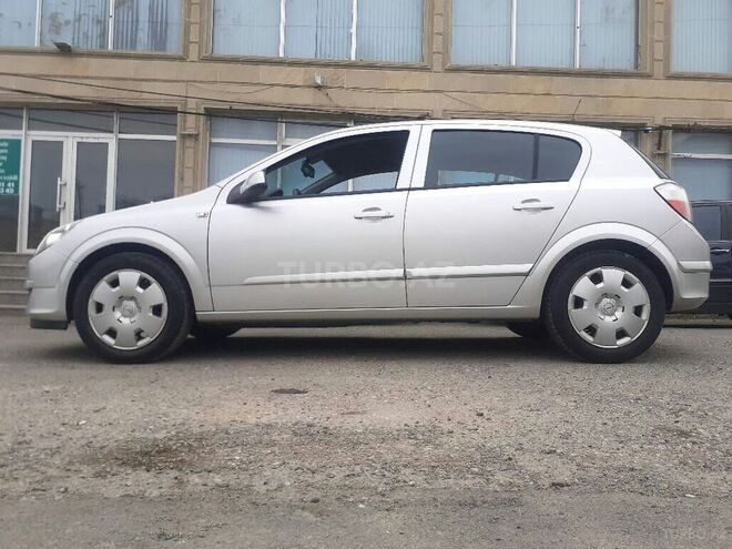 Opel Astra 2005, 200,000 km - 1.4 л - Bakı