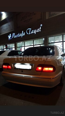 Mercedes E 270 2001, 278,000 km - 2.7 l - Bakı