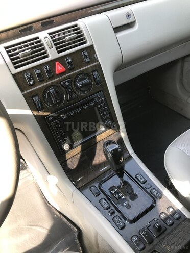 Mercedes E 270 2001, 278,000 km - 2.7 l - Bakı