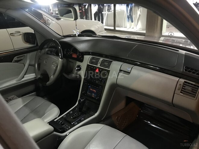 Mercedes E 270 2001, 278,000 km - 2.7 l - Bakı