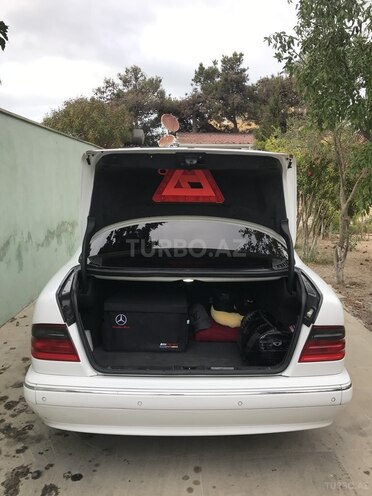 Mercedes E 270 2001, 278,000 km - 2.7 l - Bakı