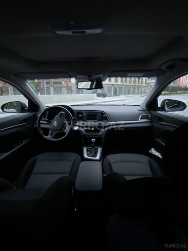 Hyundai Elantra 2018, 6,700 km - 2.0 l - Bakı