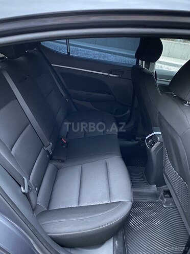 Hyundai Elantra 2018, 6,700 km - 2.0 l - Bakı