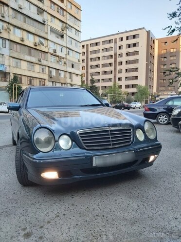 Mercedes E 240 2001, 405,000 km - 2.6 l - Bakı