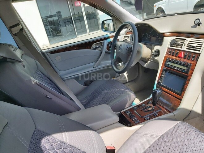 Mercedes E 240 2001, 405,000 km - 2.6 l - Bakı