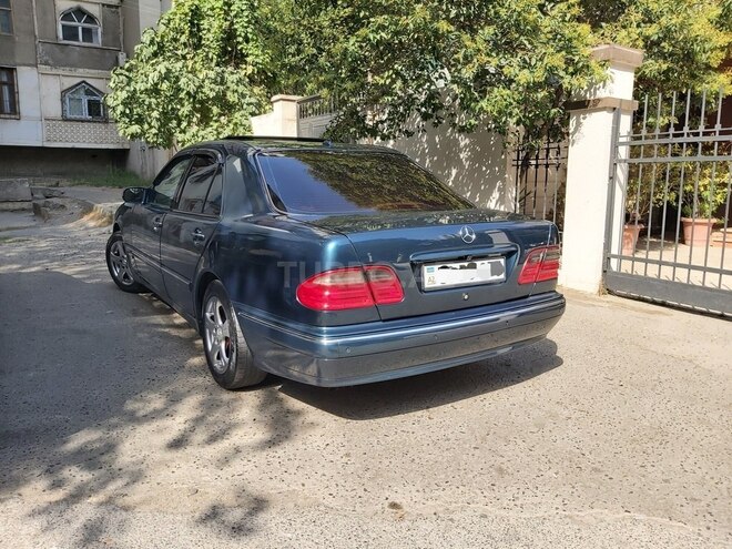 Mercedes E 240 2001, 405,000 km - 2.6 l - Bakı