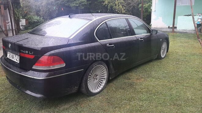 BMW 745 2004, 280,000 km - 4.4 l - Zaqatala