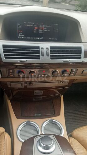 BMW 745 2004, 280,000 km - 4.4 l - Zaqatala
