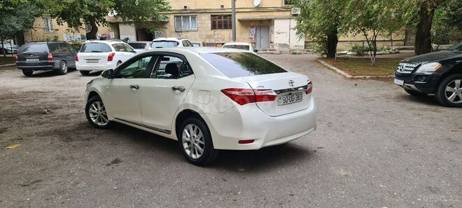 Toyota Corolla 2013, 131,000 km - 1.6 l - Bakı
