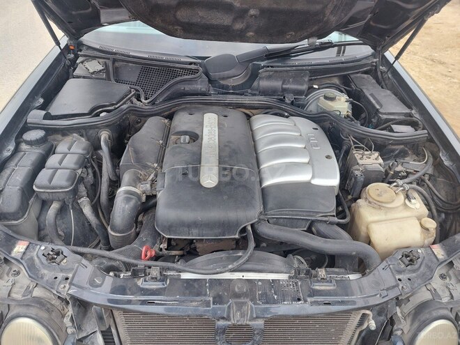 Mercedes E 270 2001, 337,000 km - 2.7 l - Bakı