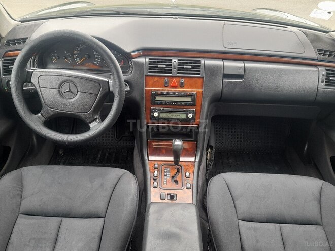 Mercedes E 240 1998, 185,000 km - 2.4 l - Bakı