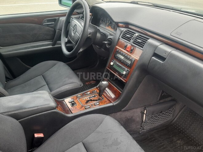 Mercedes E 240 1998, 185,000 km - 2.4 l - Bakı
