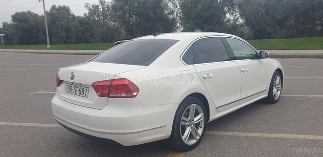 Volkswagen Passat 2014, 131,380 km - 1.8 л - Bakı