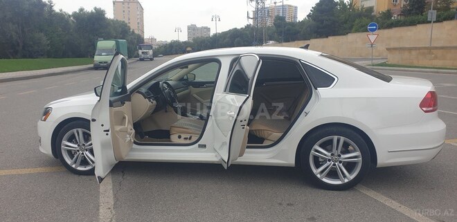 Volkswagen Passat 2014, 131,380 km - 1.8 л - Bakı