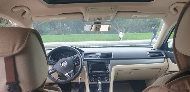 Volkswagen Passat 2014, 131,380 km - 1.8 л - Bakı