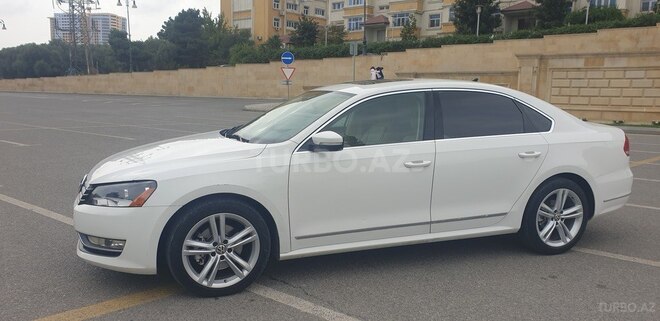 Volkswagen Passat 2014, 131,380 km - 1.8 л - Bakı