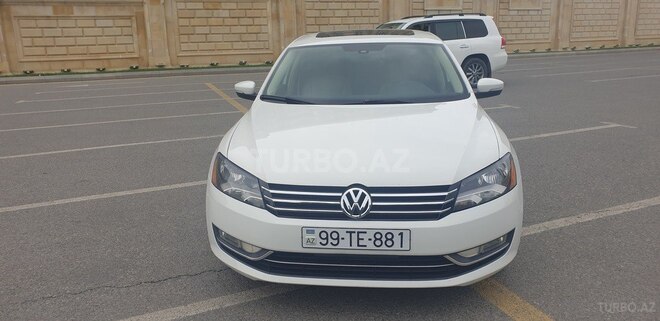 Volkswagen Passat 2014, 131,380 km - 1.8 л - Bakı