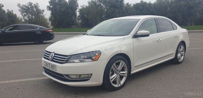 Volkswagen Passat 2014, 131,380 km - 1.8 л - Bakı