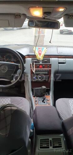 Mercedes E 240 1997, 315,000 km - 2.4 l - Bakı