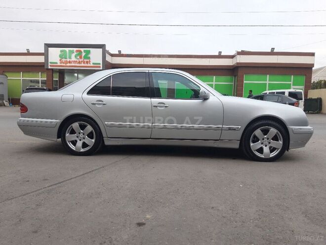 Mercedes E 240 2001, 292,391 km - 2.6 l - Bakı