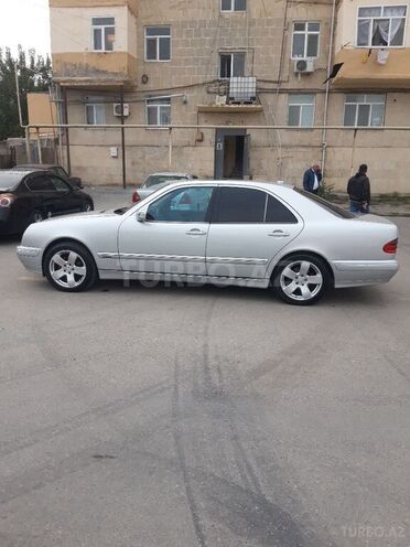 Mercedes E 240 2001, 292,391 km - 2.6 l - Bakı