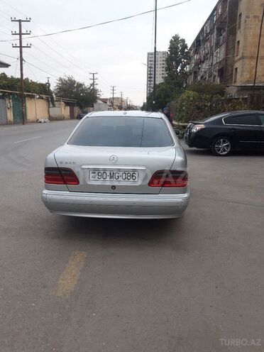 Mercedes E 240 2001, 292,391 km - 2.6 l - Bakı
