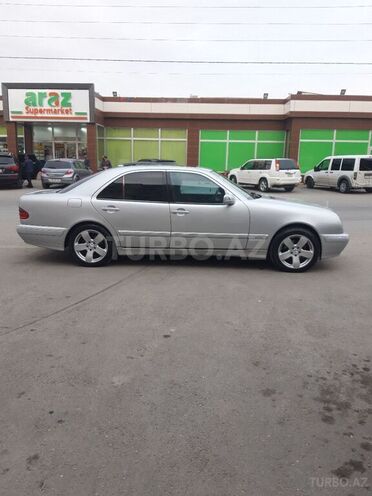 Mercedes E 240 2001, 292,391 km - 2.6 l - Bakı