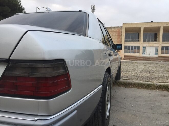 Mercedes E 200 1993, 358,000 km - 2.0 l - Bakı