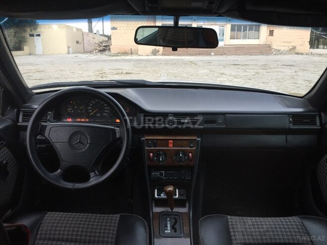 Mercedes E 200 1993, 358,000 km - 2.0 l - Bakı
