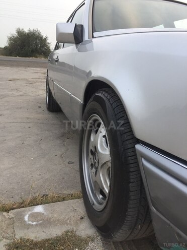 Mercedes E 200 1993, 358,000 km - 2.0 l - Bakı