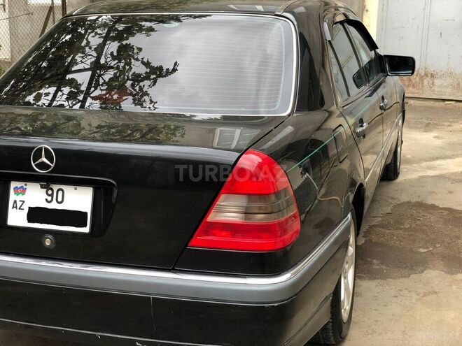 Mercedes C 220 1995, 138,000 km - 2.2 l - Bakı