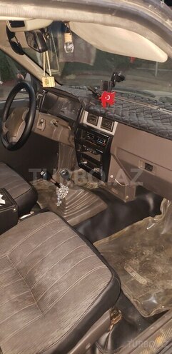 Nissan Pathfinder 1991, 220,000 km - 2.4 л - Şirvan