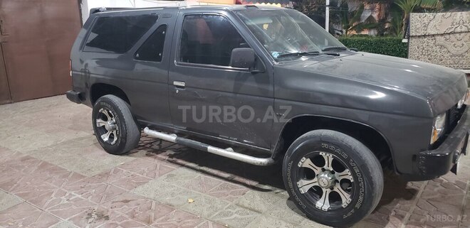 Nissan Pathfinder 1991, 220,000 km - 2.4 л - Şirvan