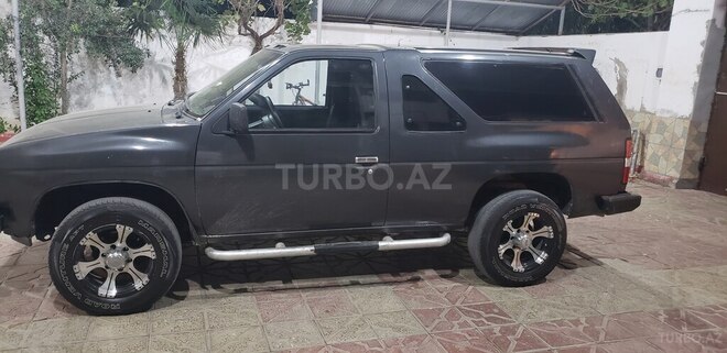 Nissan Pathfinder 1991, 220,000 km - 2.4 л - Şirvan