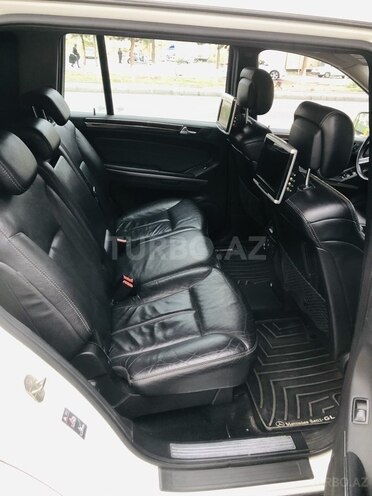 Mercedes GL 550 2009, 179,900 km - 5.5 l - Bakı