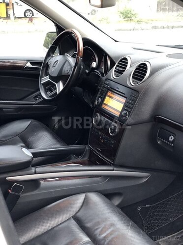 Mercedes GL 550 2009, 179,900 km - 5.5 l - Bakı