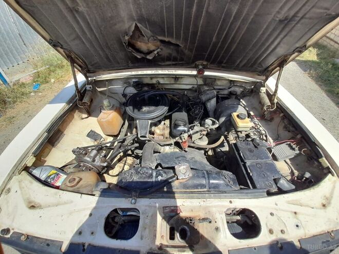 GAZ 24 1988, 110,000 km - 2.4 л - Gəncə
