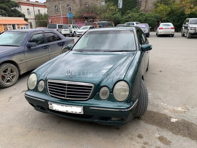 Mercedes E 220 2000, 298,000 km - 2.2 l - Bakı