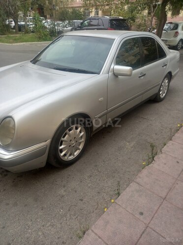Mercedes E 320 1996, 403,000 km - 3.2 l - Bakı