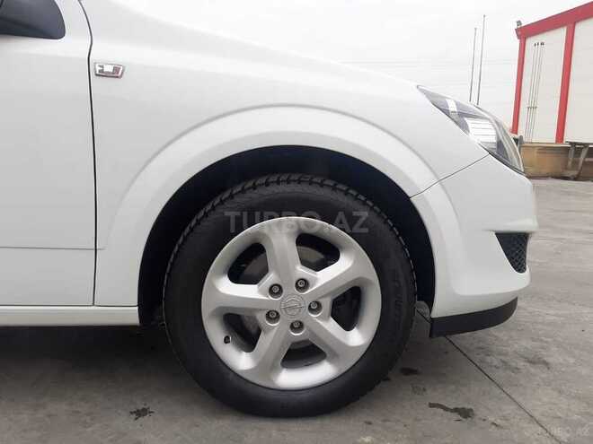 Opel Astra 2009, 143,000 km - 1.4 l - Bakı