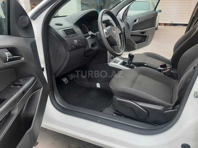 Opel Astra 2009, 143,000 km - 1.4 l - Bakı