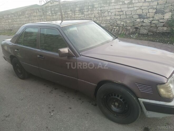 Mercedes E 220 1994, 780,000 km - 2.5 л - Ucar
