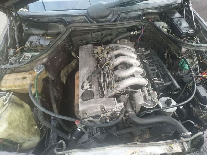 Mercedes E 220 1994, 780,000 km - 2.5 л - Ucar