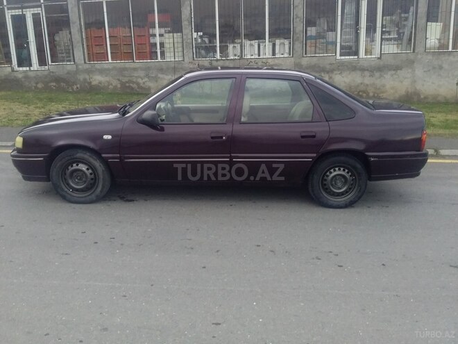 Opel Vectra 1994, 123,456 km - 1.8 l - Qax