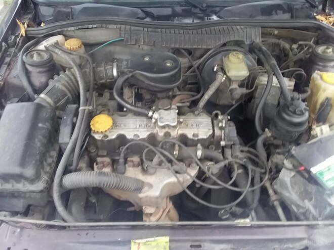 Opel Vectra 1994, 123,456 km - 1.8 l - Qax