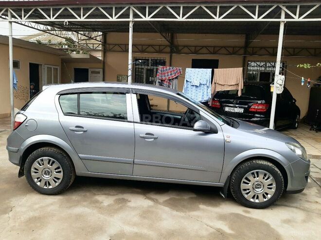 Opel Astra 2006, 176,000 km - 1.4 l - Bakı