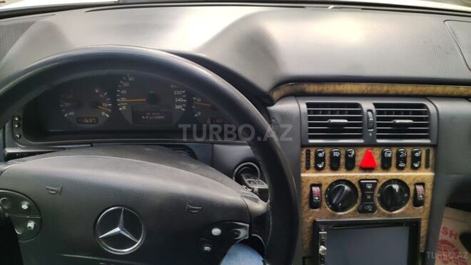 Mercedes E 320 2000, 323,000 km - 3.2 l - Bakı