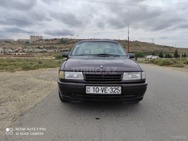 Opel Vectra 1992, 243,586 km - 1.6 l - Bakı