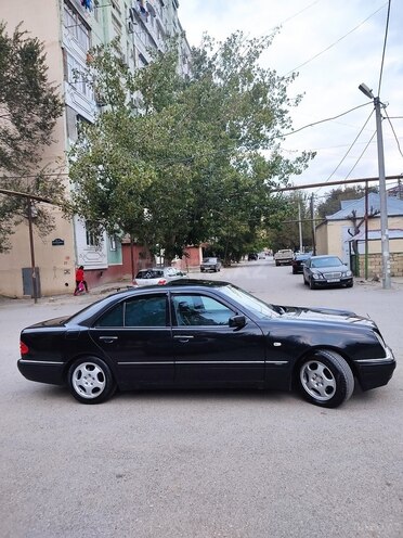 Mercedes E 240 1998, 325,000 km - 2.4 л - Sumqayıt