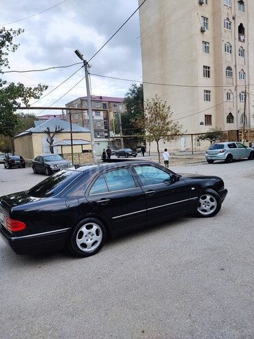 Mercedes E 240 1998, 325,000 km - 2.4 л - Sumqayıt
